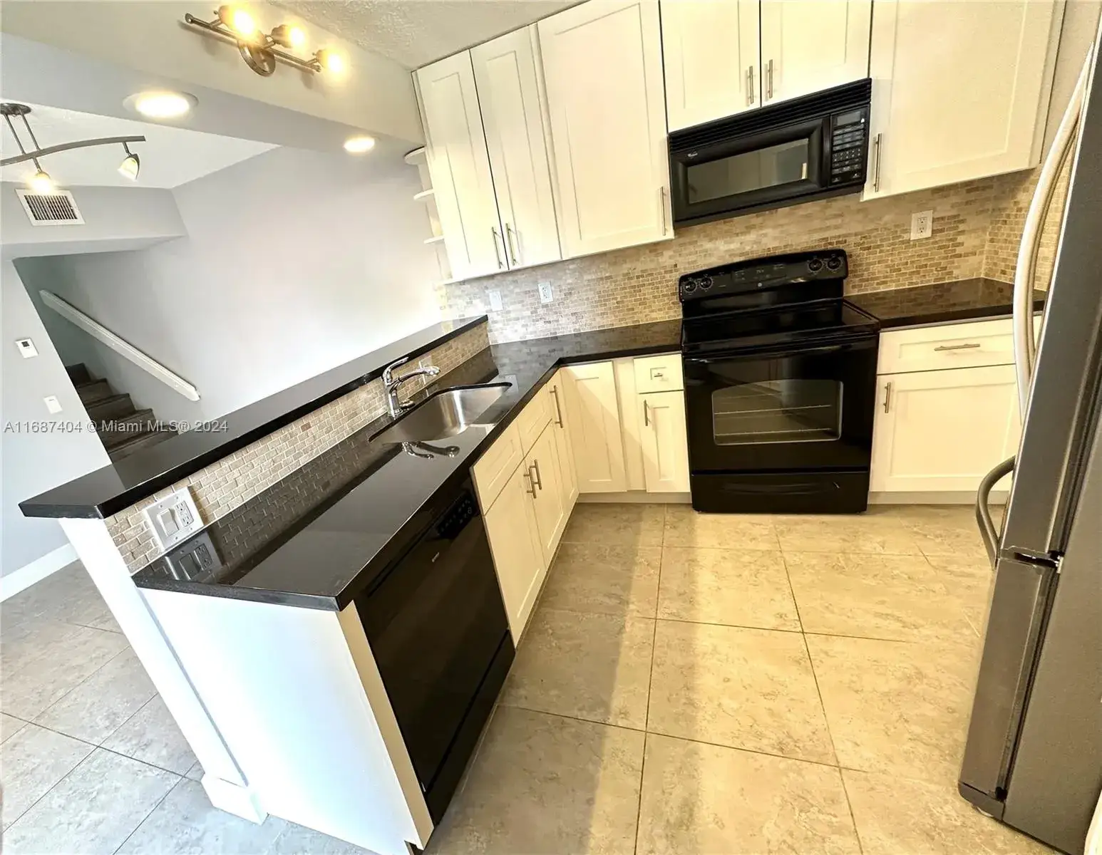 2 bedroom 2 bath Residential Lease for rent at 22970 Oxford Pl # A, Boca Raton FL 33433