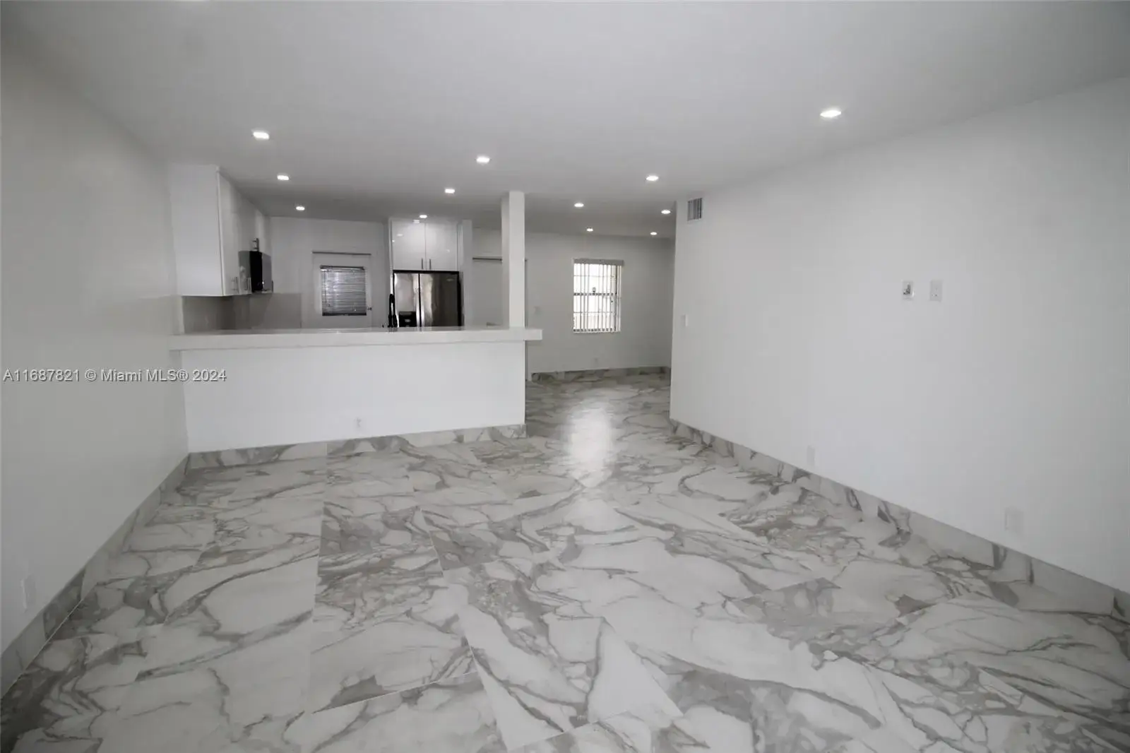 2 bedroom 2 bath Residential for sale at 4100 N 58th Ave # 211, Hollywood FL 33021