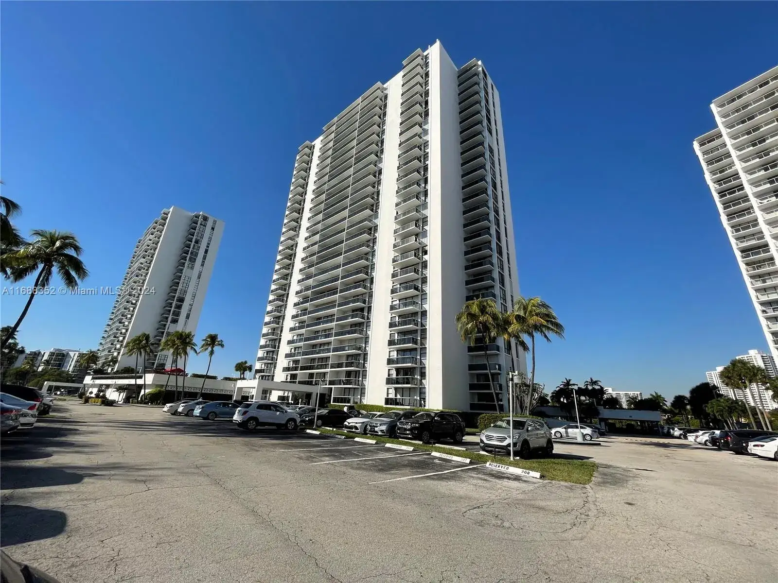 2 bedroom 2 bath Residential Lease for rent at 3625 N Country Club Dr # 1210, Aventura FL 33180
