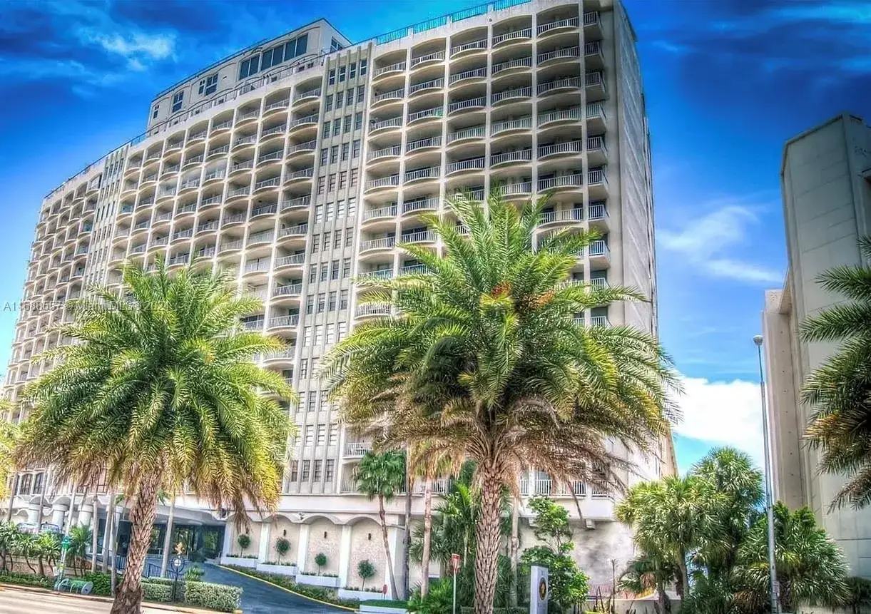 2 bedroom 2 bath Residential for sale at 5401 Collins Ave # 412, Miami Beach FL 33140