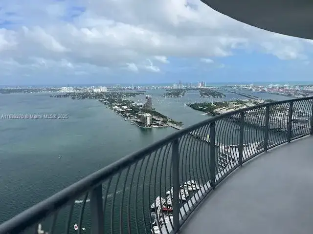 1 bedroom 1 bath Residential for sale at 1750 N Bayshore Dr, Miami FL 33132