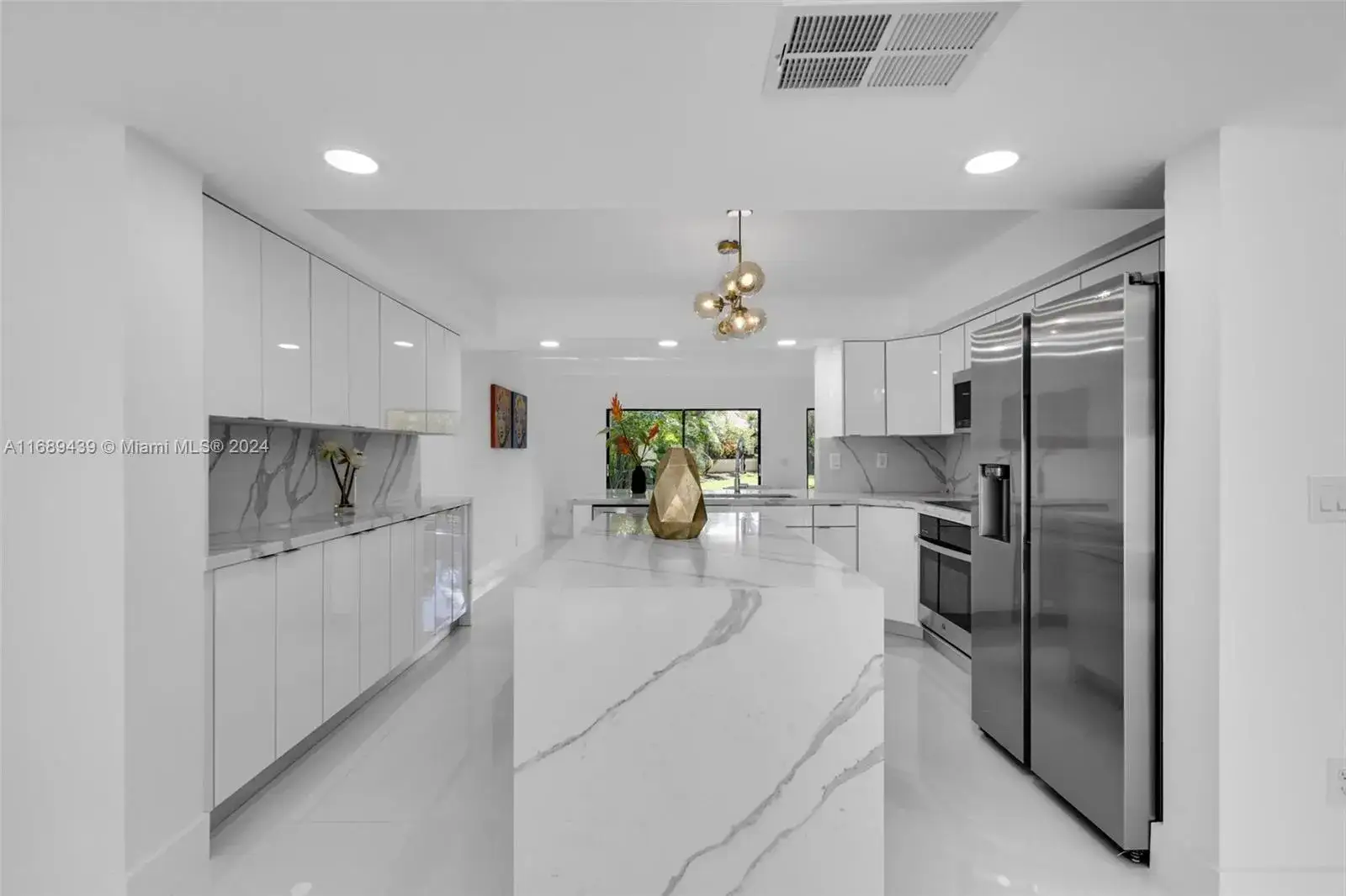 2 bedroom 2 bath Residential for sale at 3843 Alcantara Ave # 76B, Doral FL 33178