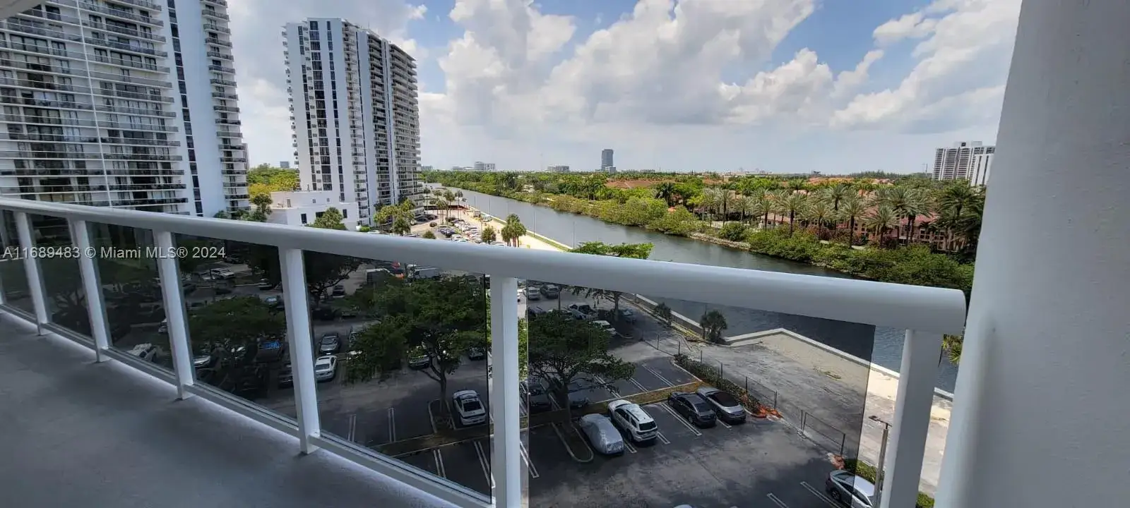 2 bedroom 2 bath Residential for sale at 20505 E Country Club Dr # 739, Aventura FL 33180