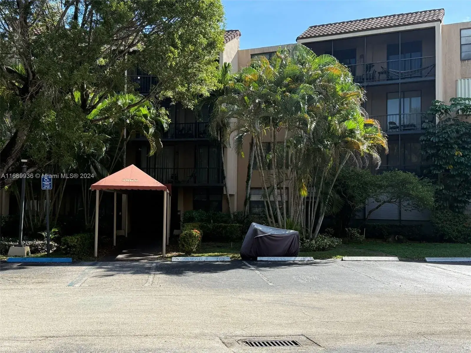 1 bedroom 2 bath Residential for sale at 3800 N Hills Dr # 312, Hollywood FL 33021