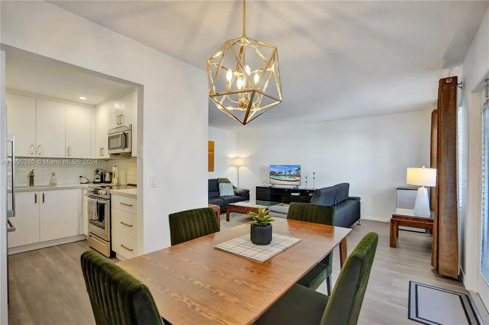 2 bedroom 1 bath Residential for sale at 185 E Brighton  E # 185, Boca Raton FL 33434