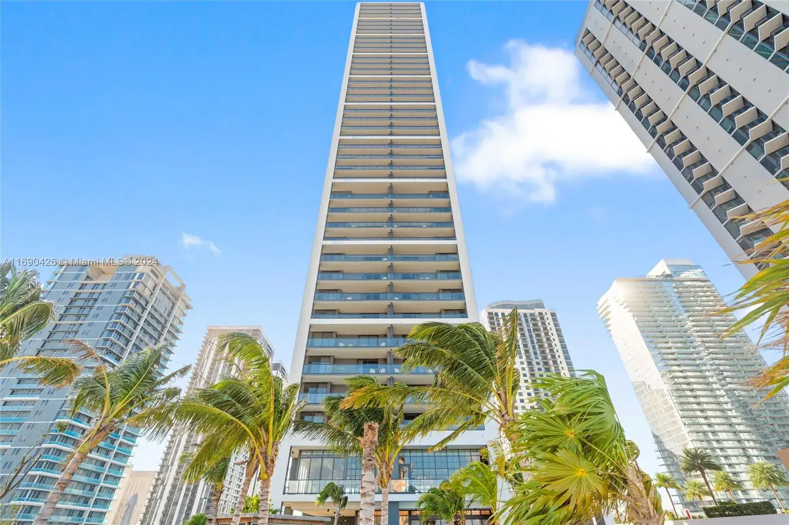 1 bedroom 1 bath Residential for sale at 601 NE 1st Ave, Miami FL 33132