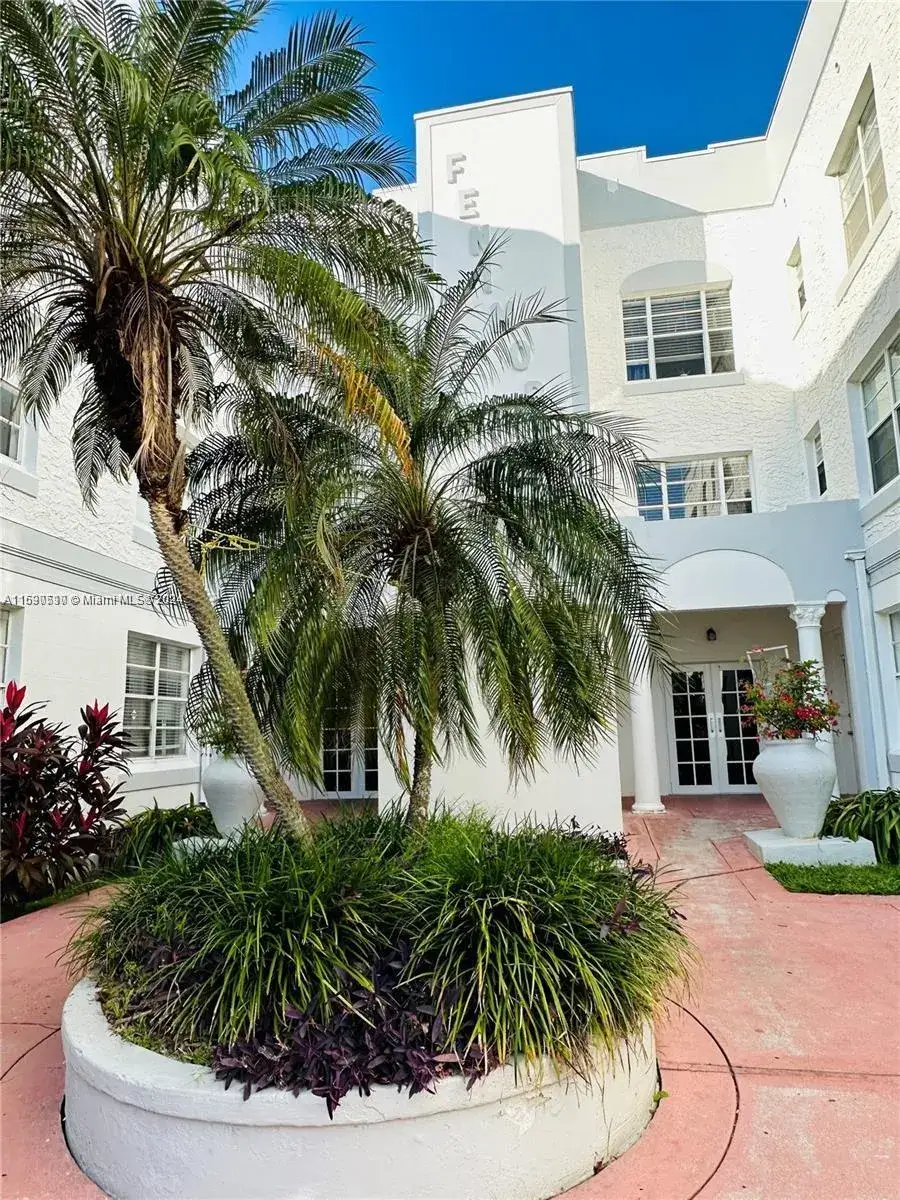 1 bath Residential for sale at 1200 Euclid Ave # 109, Miami Beach FL 33139