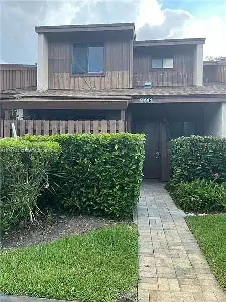 2 bedroom 1 bath Residential for sale at 1556 N 15th Ter, Hollywood FL 33020