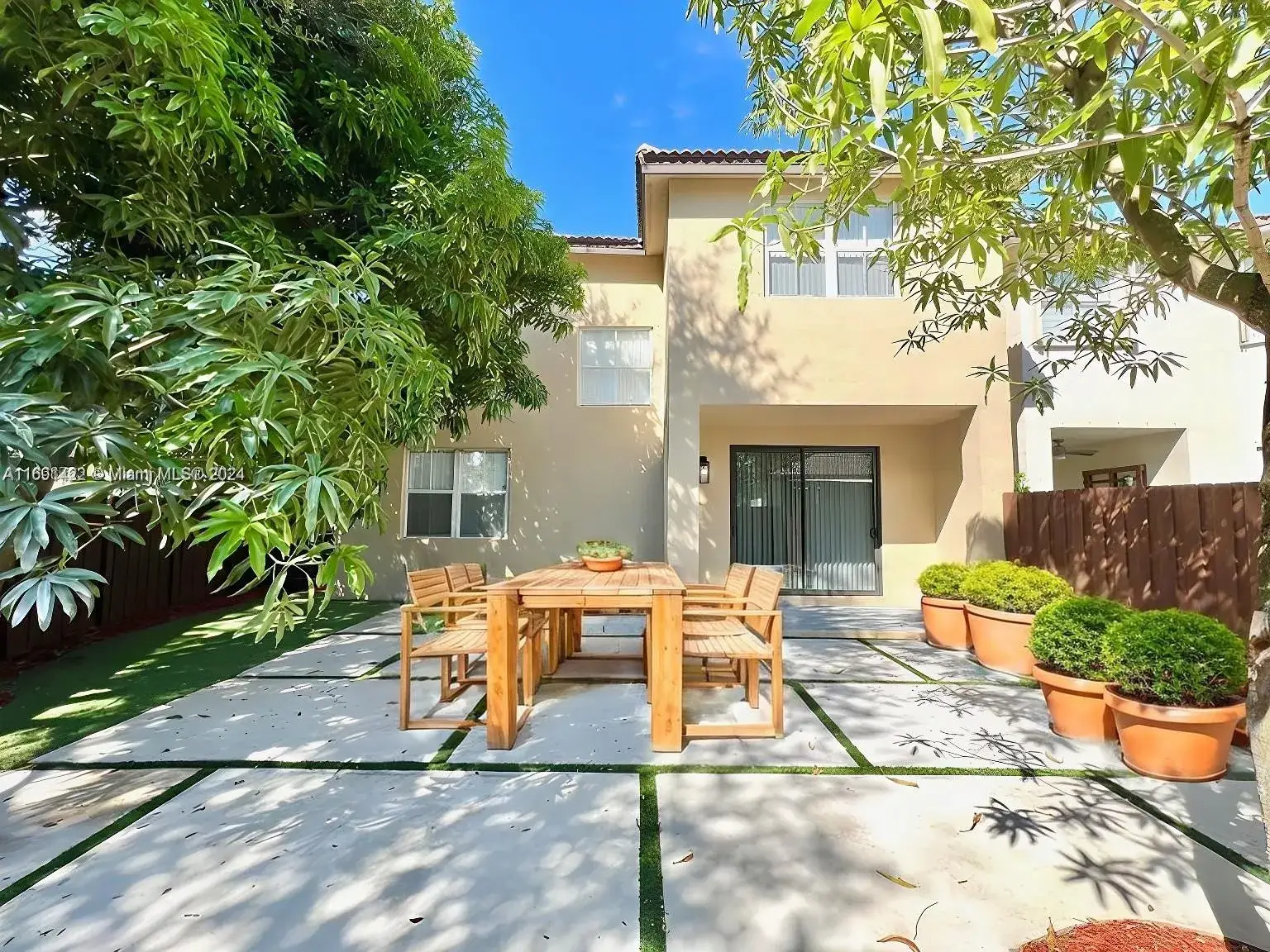 3 bedroom 2 bath Residential for sale at 4873 NW 111th Ave, Doral FL 33178