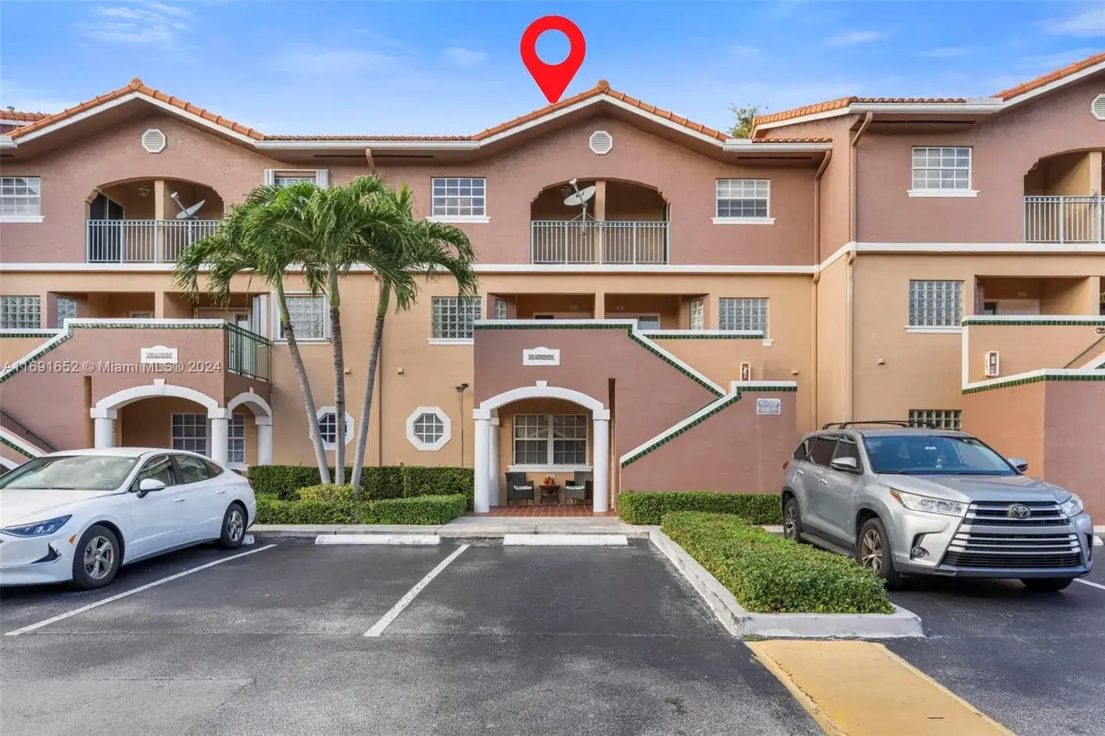 2 bedroom 2 bath Residential Lease for rent at 10018 Hammocks Blvd # 5, Miami FL 33196