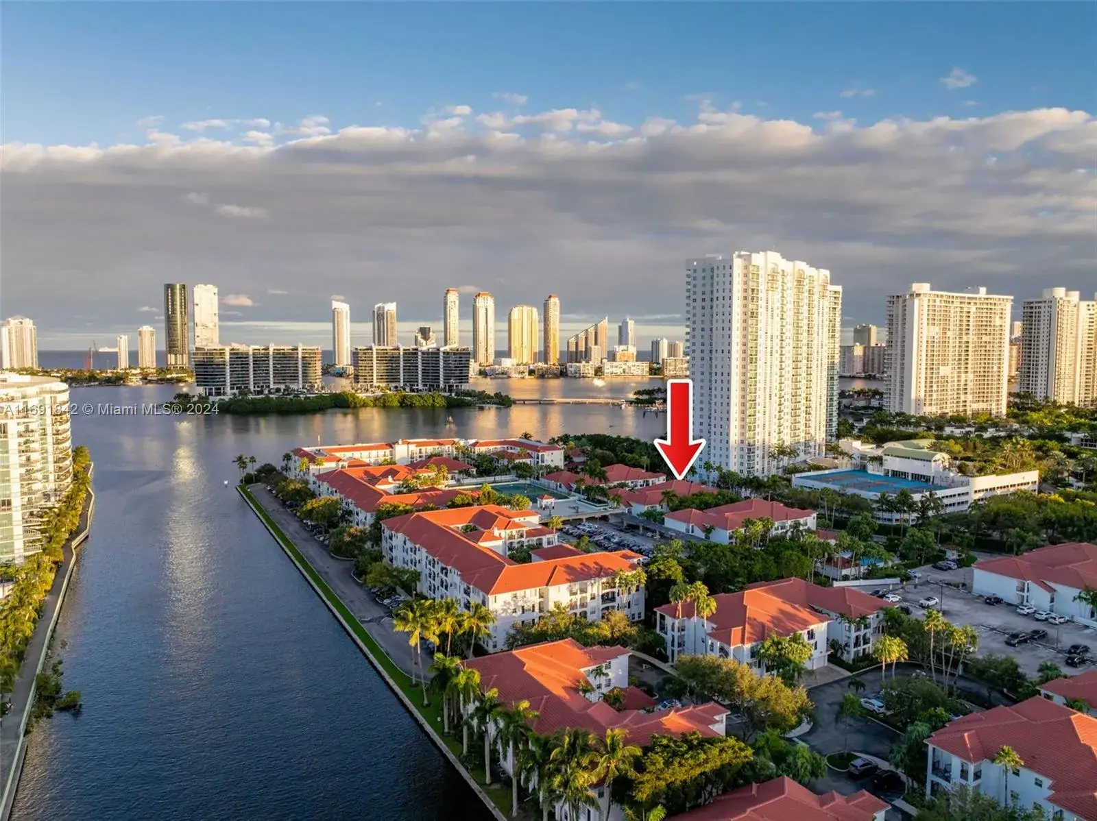2 bedroom 2 bath Residential for sale at 3225 NE 184th St # 10205, Aventura FL 33160