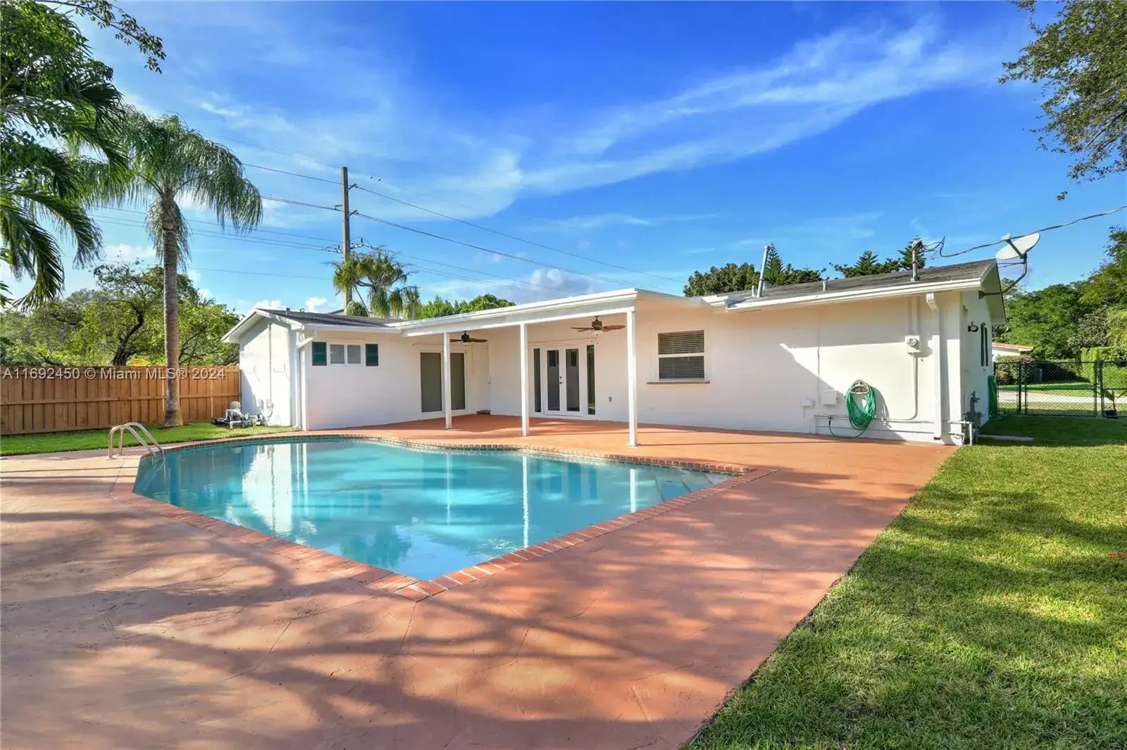 3 bedroom 2 bath Residential for sale at 8856 SW 156th Ter, Palmetto Bay FL 33157