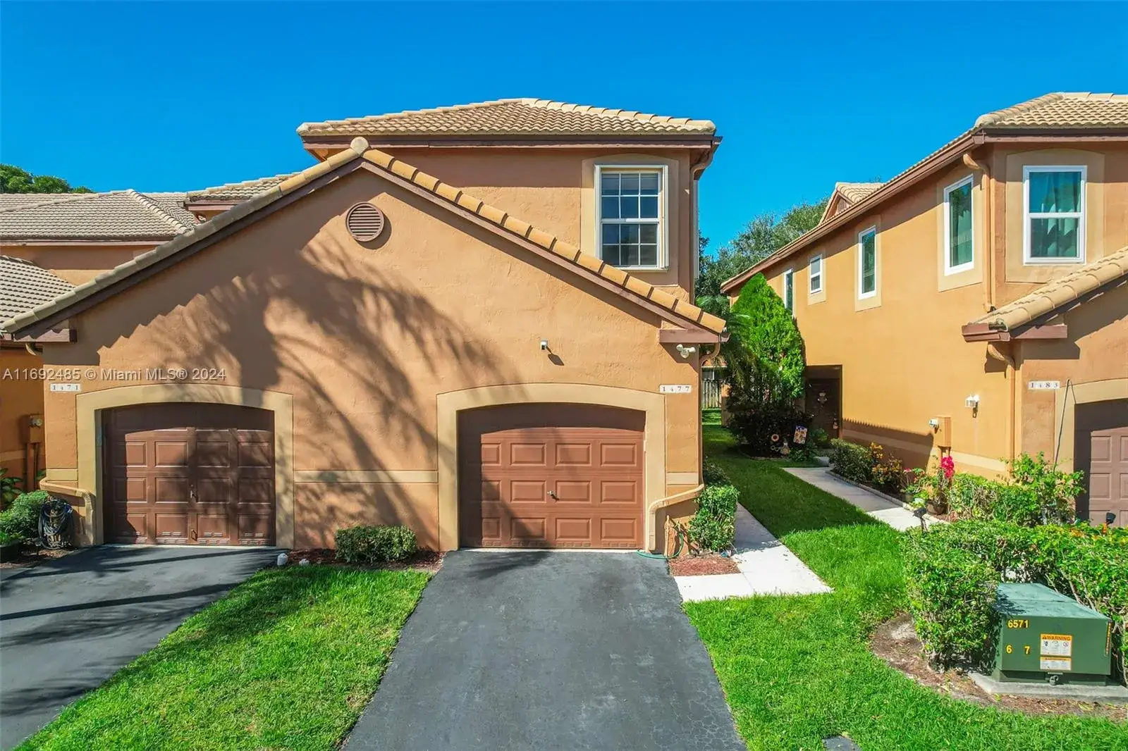 4 bedroom 2 bath Residential Lease for rent at 1477 Barcelona Way # 28, Weston FL 33327