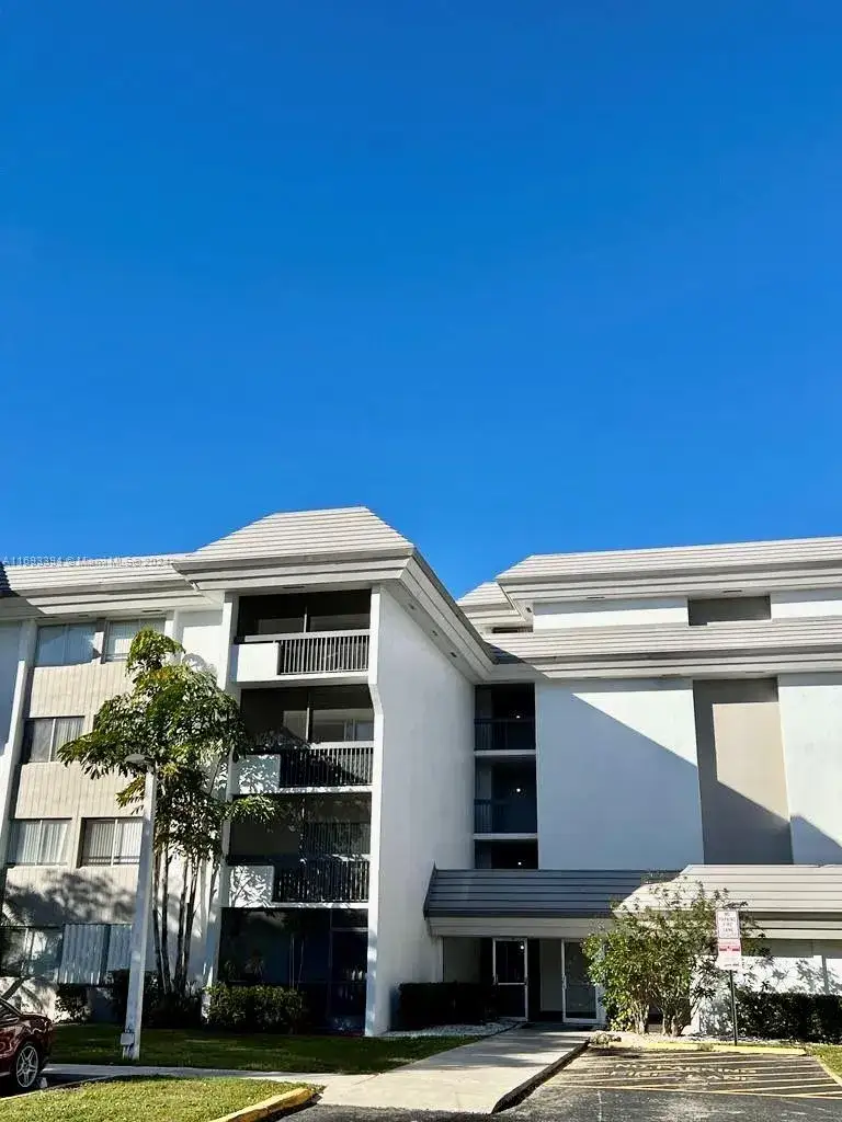 2 bedroom 2 bath Residential Lease for rent at 721 N Pine Island Rd # 213, Plantation FL 33324