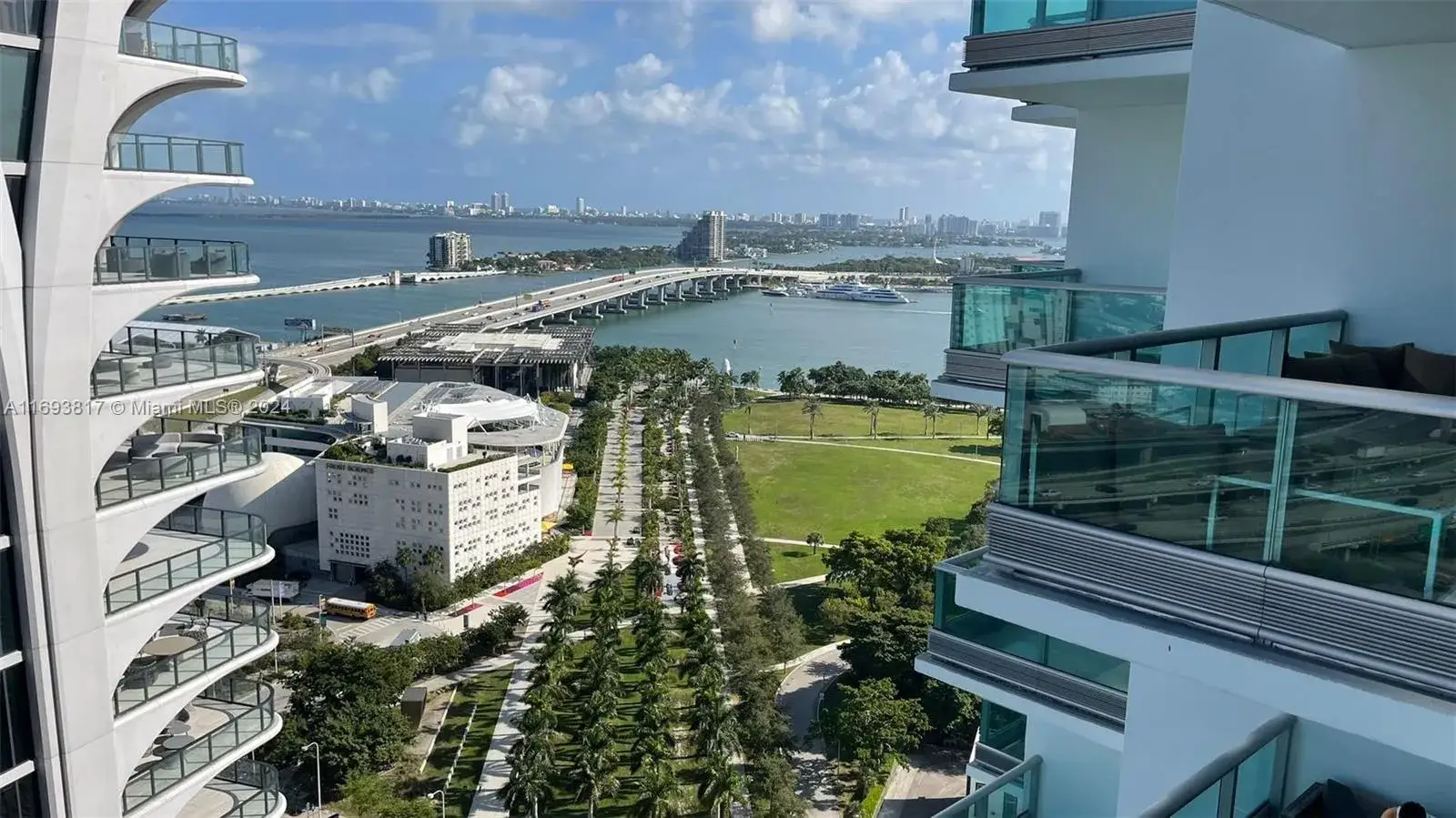 2 bedroom 2 bath Residential Lease for rent at 900 Biscayne Blvd # 2812, Miami FL 33132