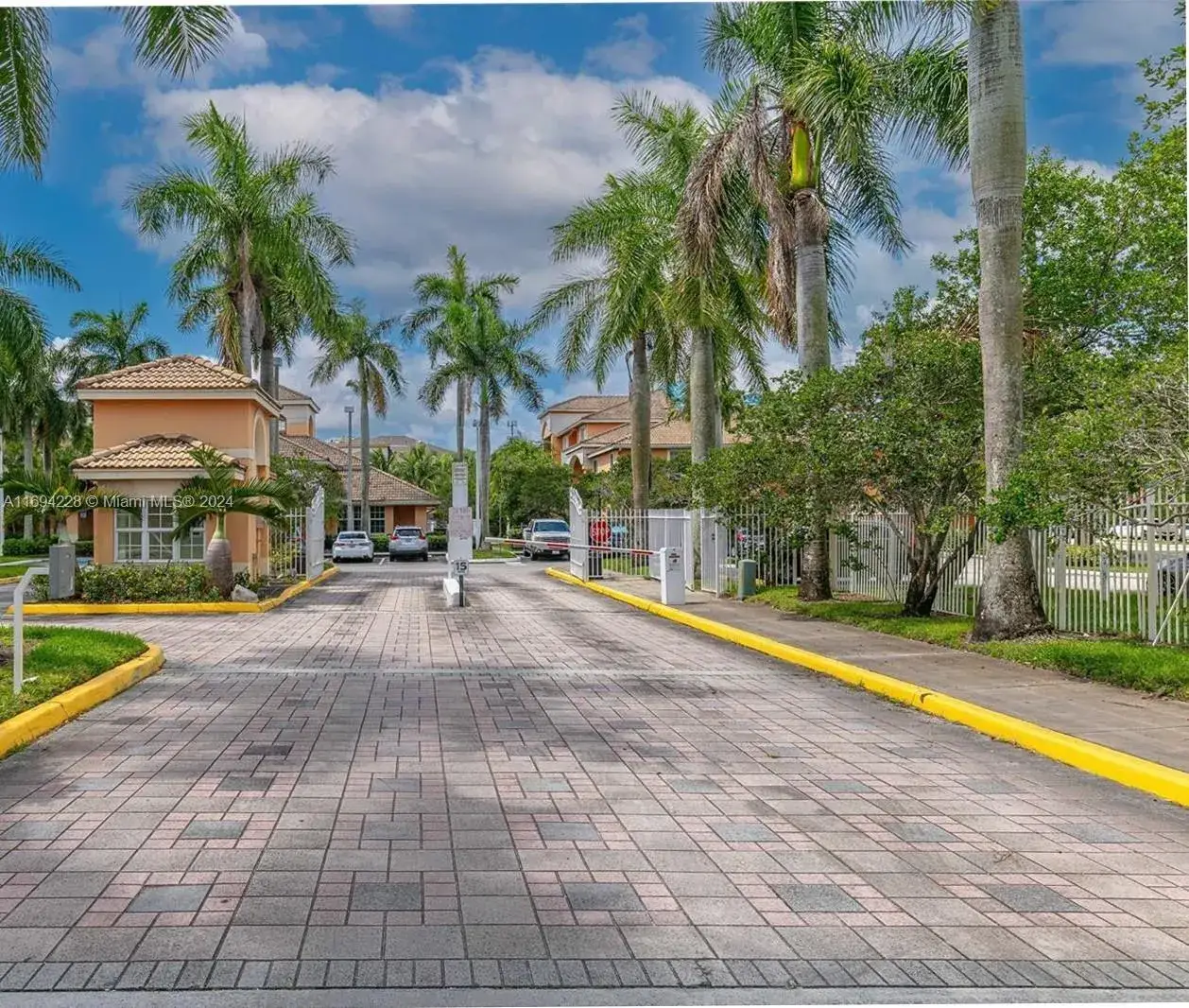 2 bedroom 2 bath Residential Lease for rent at 6968 SW 39th St # F207, Davie FL 33314