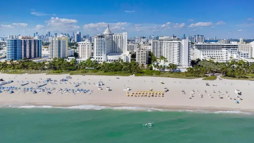 2 bedroom 2 bath Residential for sale at 1621 Collins Ave # 403, Miami Beach FL 33139