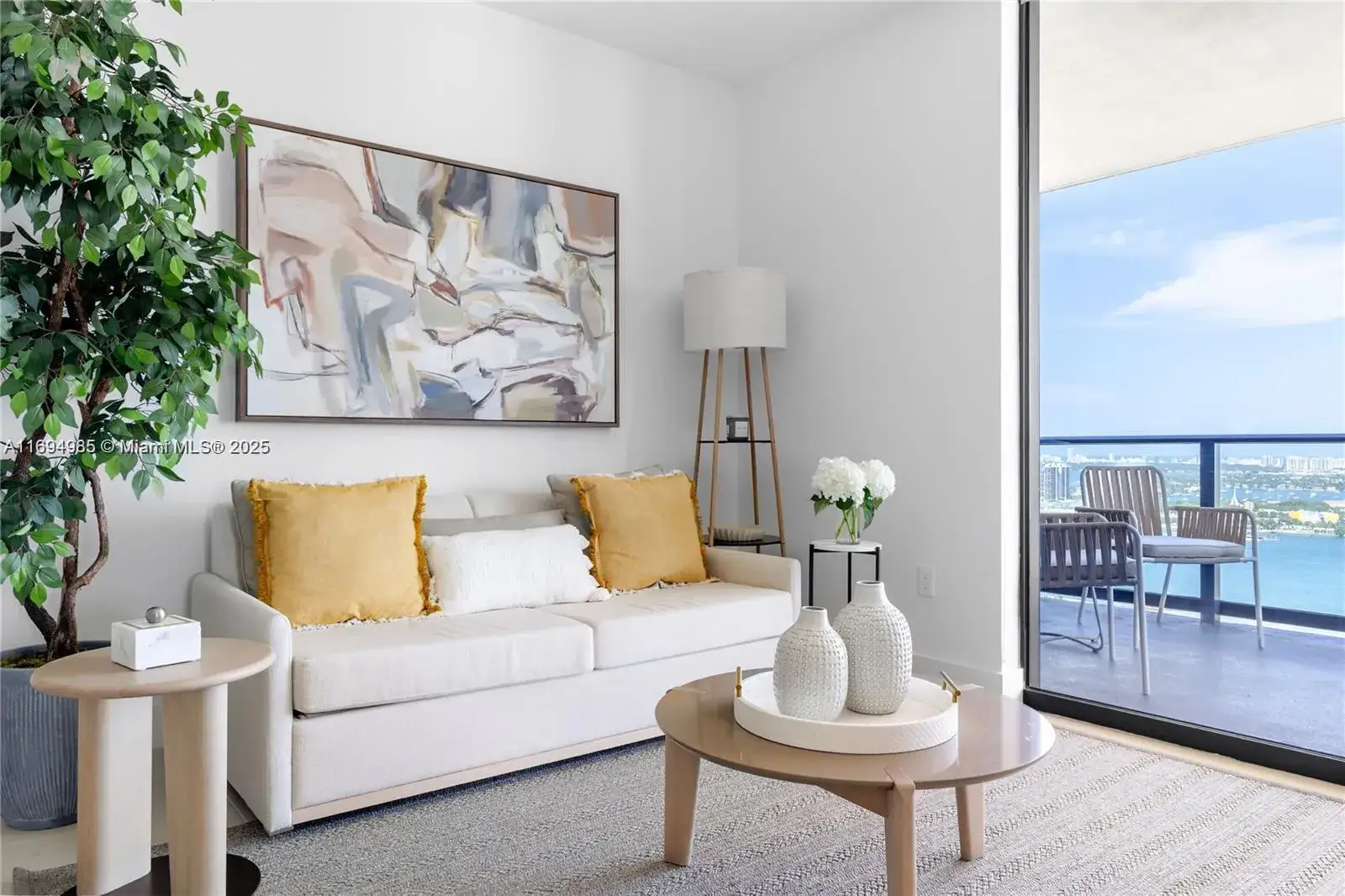 3 bedroom 3 bath Residential Lease for rent at 159 NE 6TH ST # 2916, Miami FL 33132