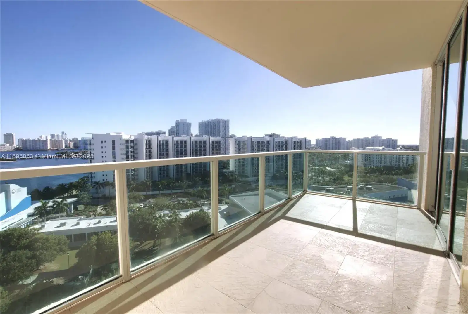 3 bedroom 2 bath Residential for sale at 3330 NE 190th St # 1316, Aventura FL 33180