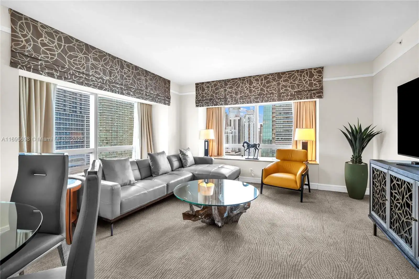 2 bedroom 2 bath Residential Lease for rent at 1435 Brickell Ave # 3012, Miami FL 33131