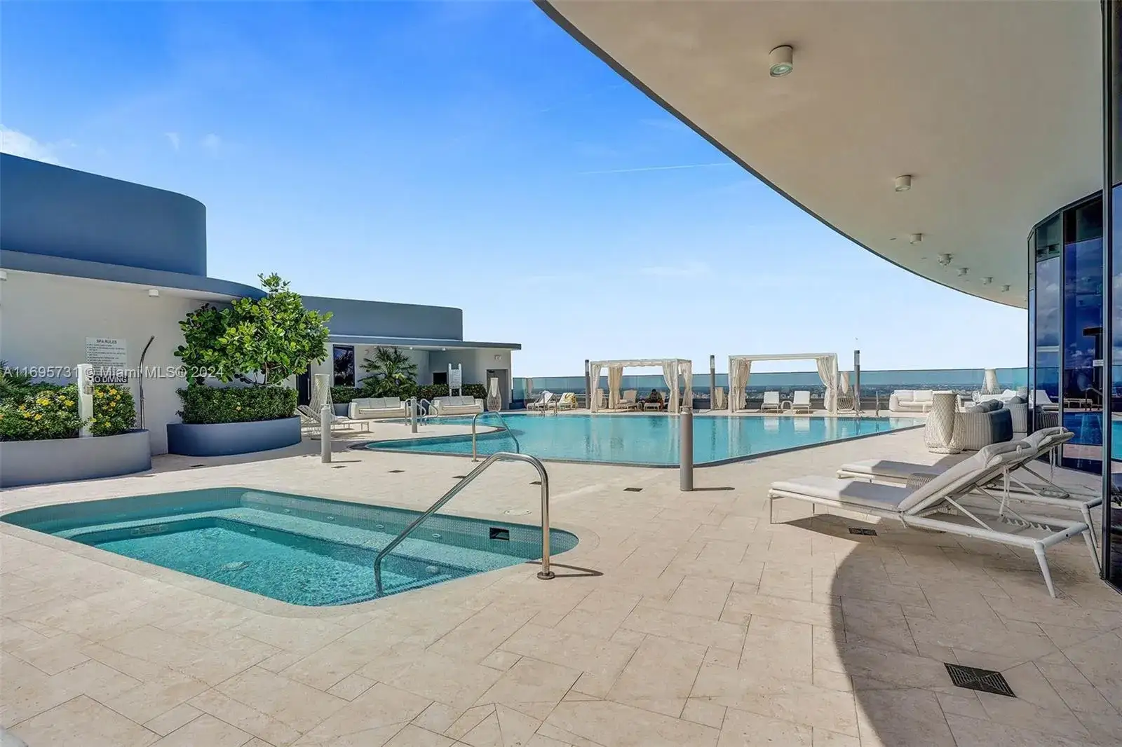 1 bedroom 2 bath Residential for sale at 1000 Brickell Plaza # 3905, Miami FL 33131