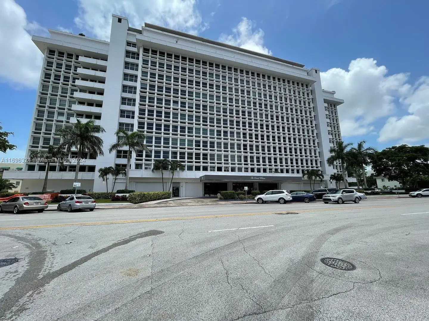 1 bedroom 1 bath Residential for sale at 700 Biltmore Way # 804, Coral Gables FL 33134