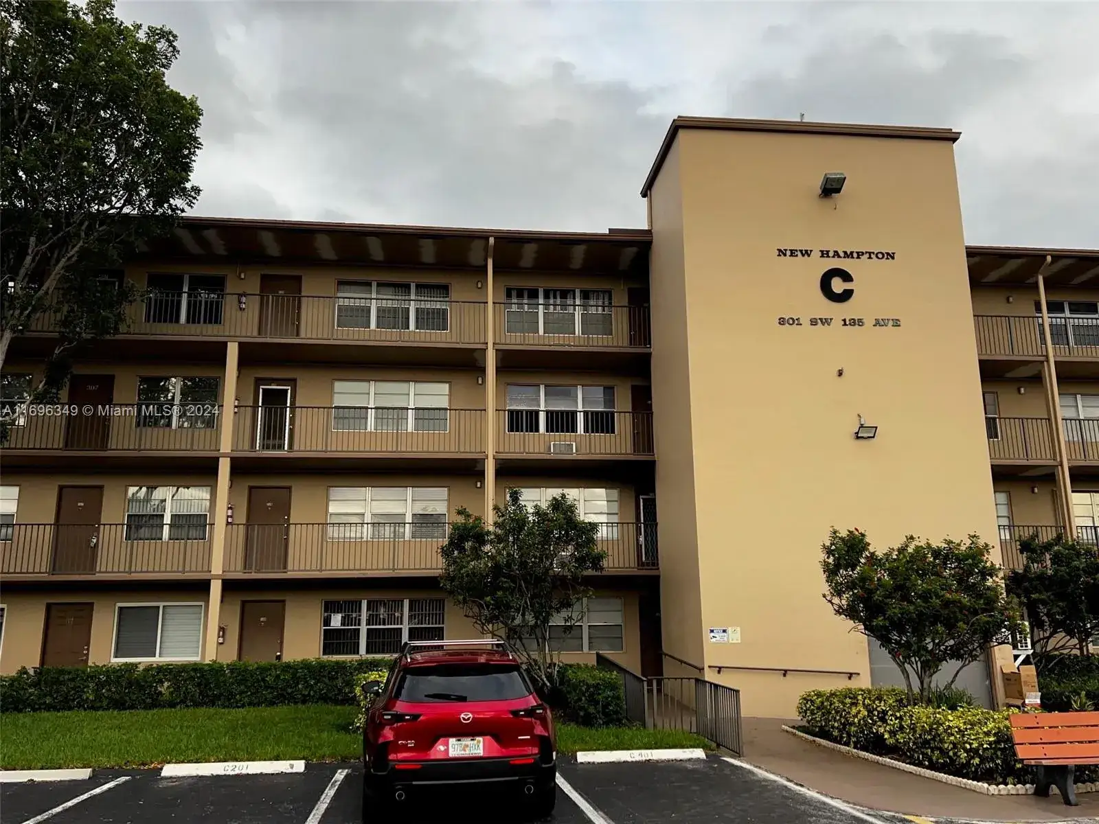 1 bedroom 1 bath Residential for sale at 301 SW 135th Ave # 108C, Pembroke Pines FL 33027