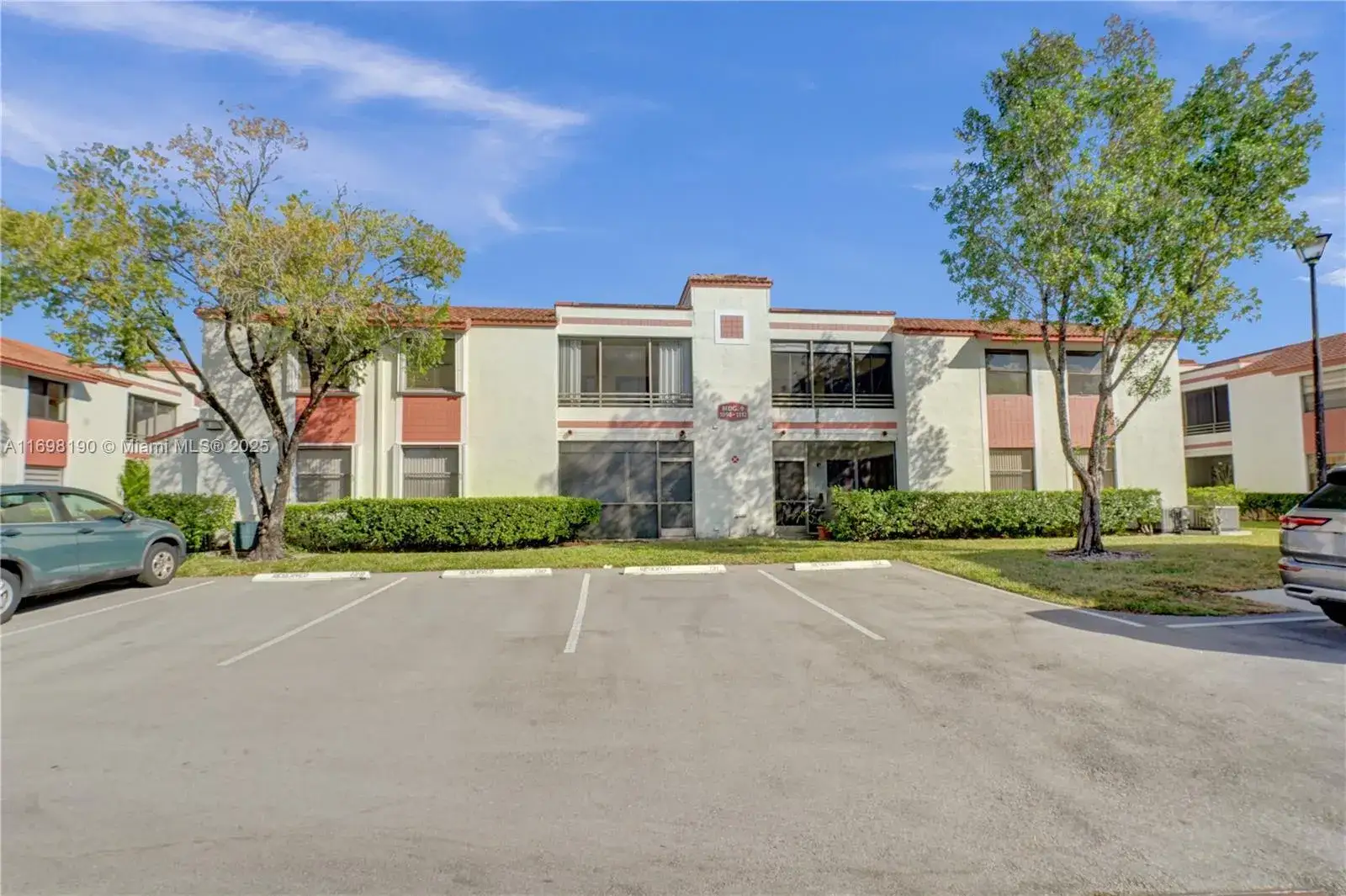 2 bedroom 2 bath Residential for sale at 1104 N Hiatus Rd # 1104, Pembroke Pines FL 33026