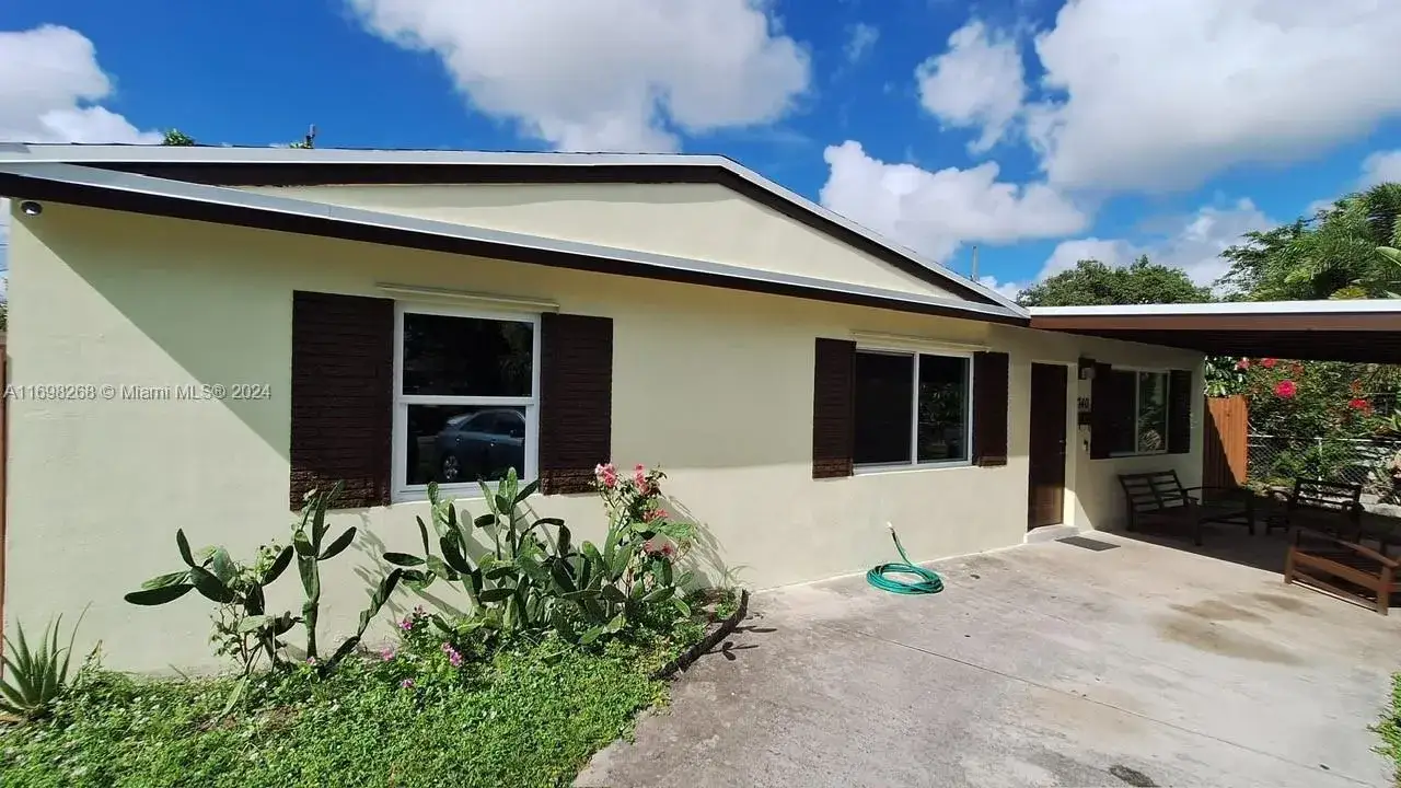 3 bedroom 1 bath Residential for sale at 740 N 71st Ave, Hollywood FL 33024