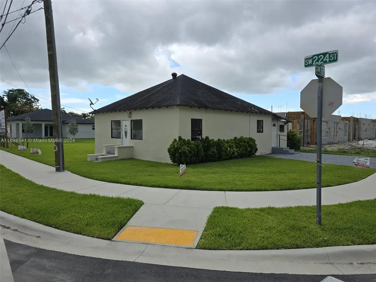3 bedroom 1 bath Residential for sale at 12490 SW 224th St, Miami FL 33170
