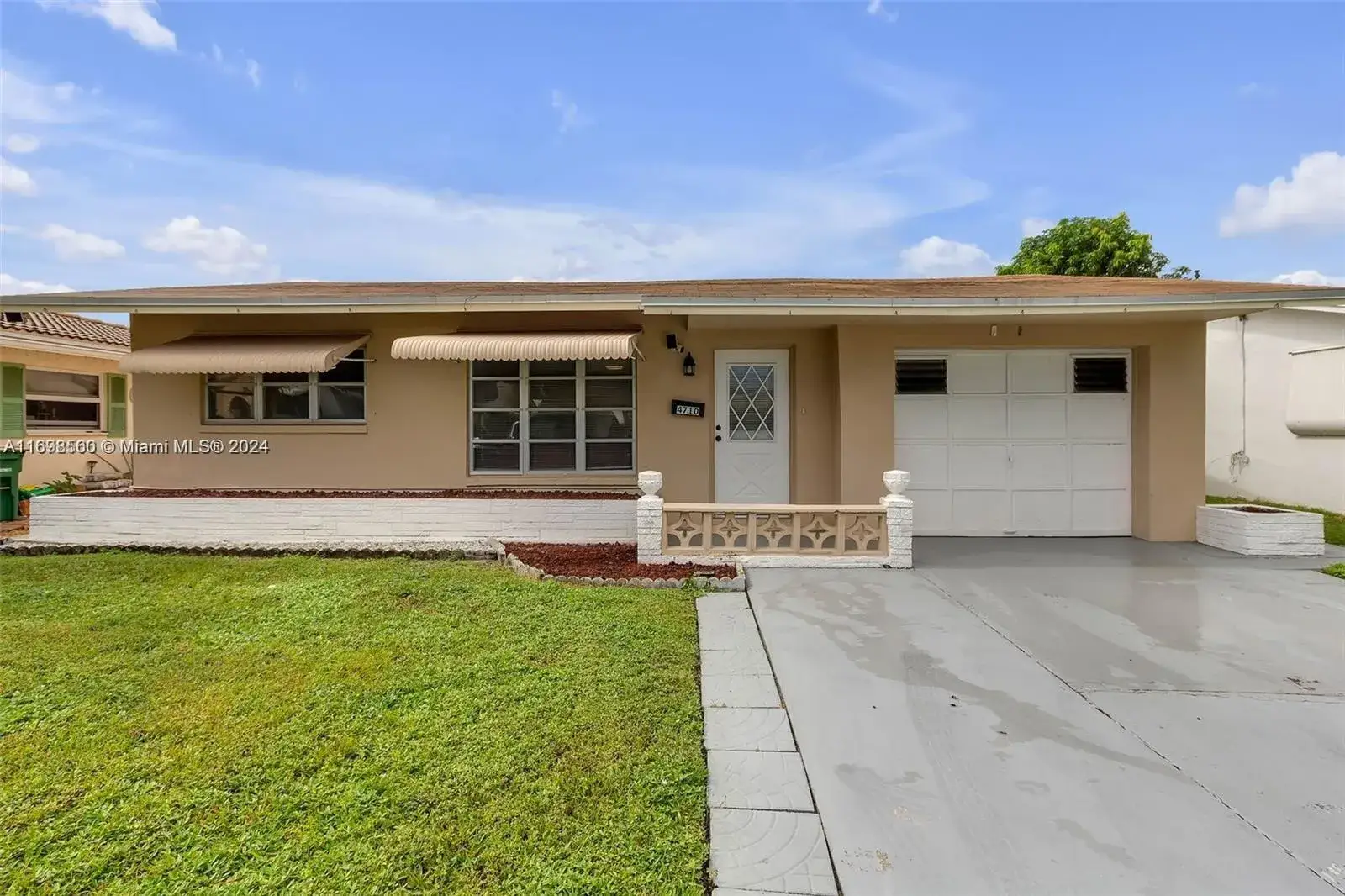 2 bedroom 2 bath Residential for sale at 4710 NW 49th Pl, Tamarac FL 33319