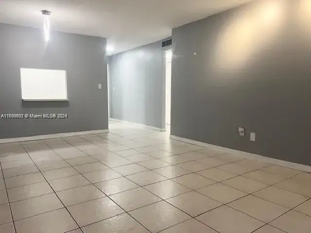 1 bedroom 1 bath Residential for sale at 9974 N Kendall Dr # 1033, Miami FL 33176