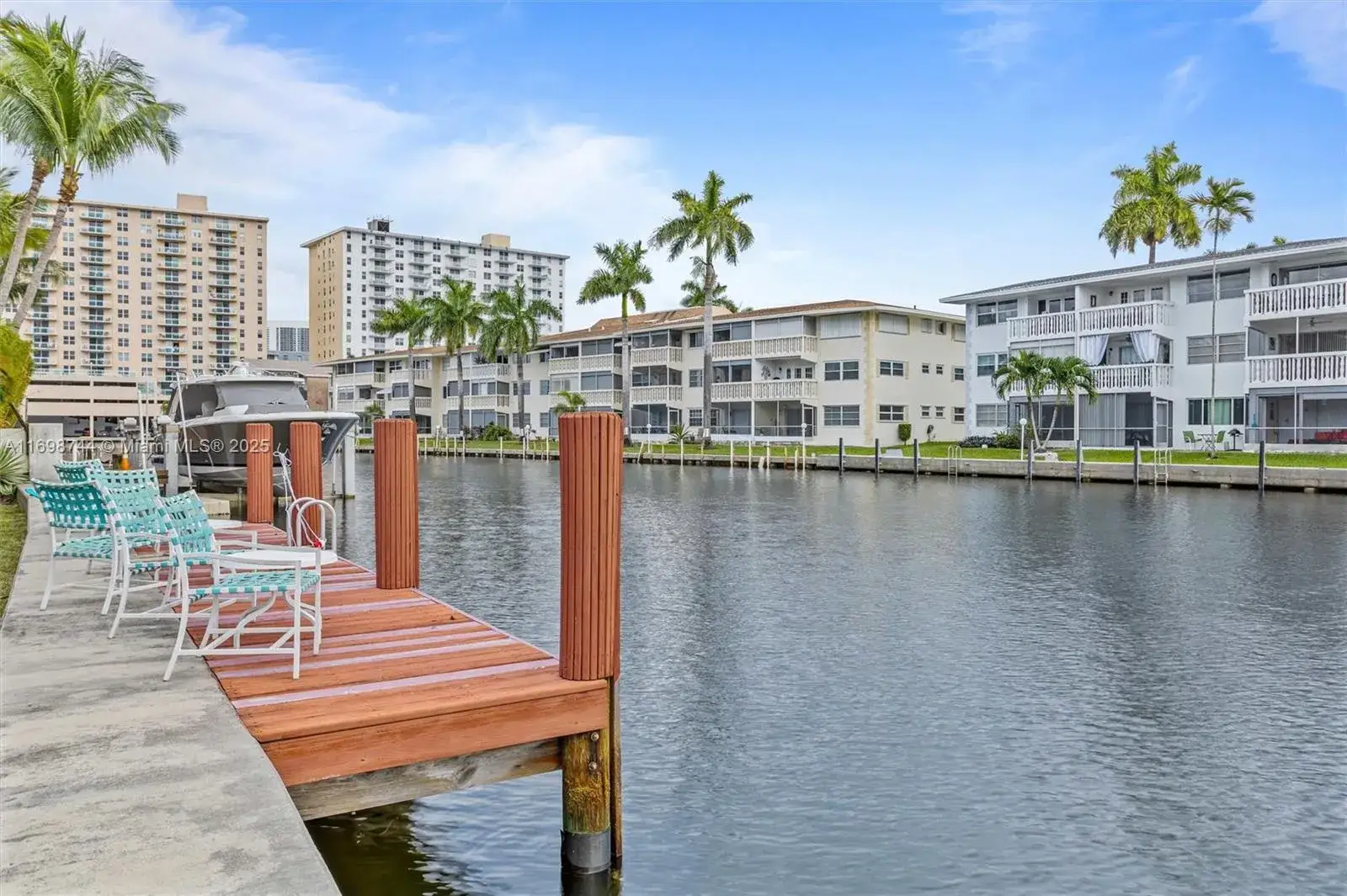 1 bedroom 1 bath Residential for sale at 501 Blue Heron Dr # A, Hallandale Beach FL 33009