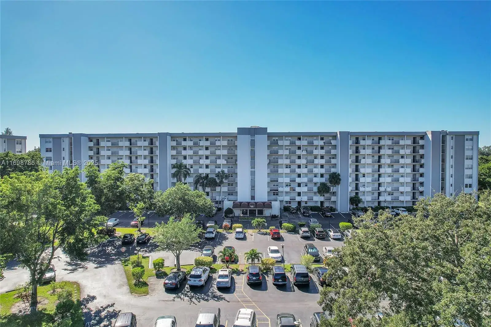 2 bedroom 2 bath Residential Lease for rent at 5900 NW 44th St # 704, Lauderhill FL 33319