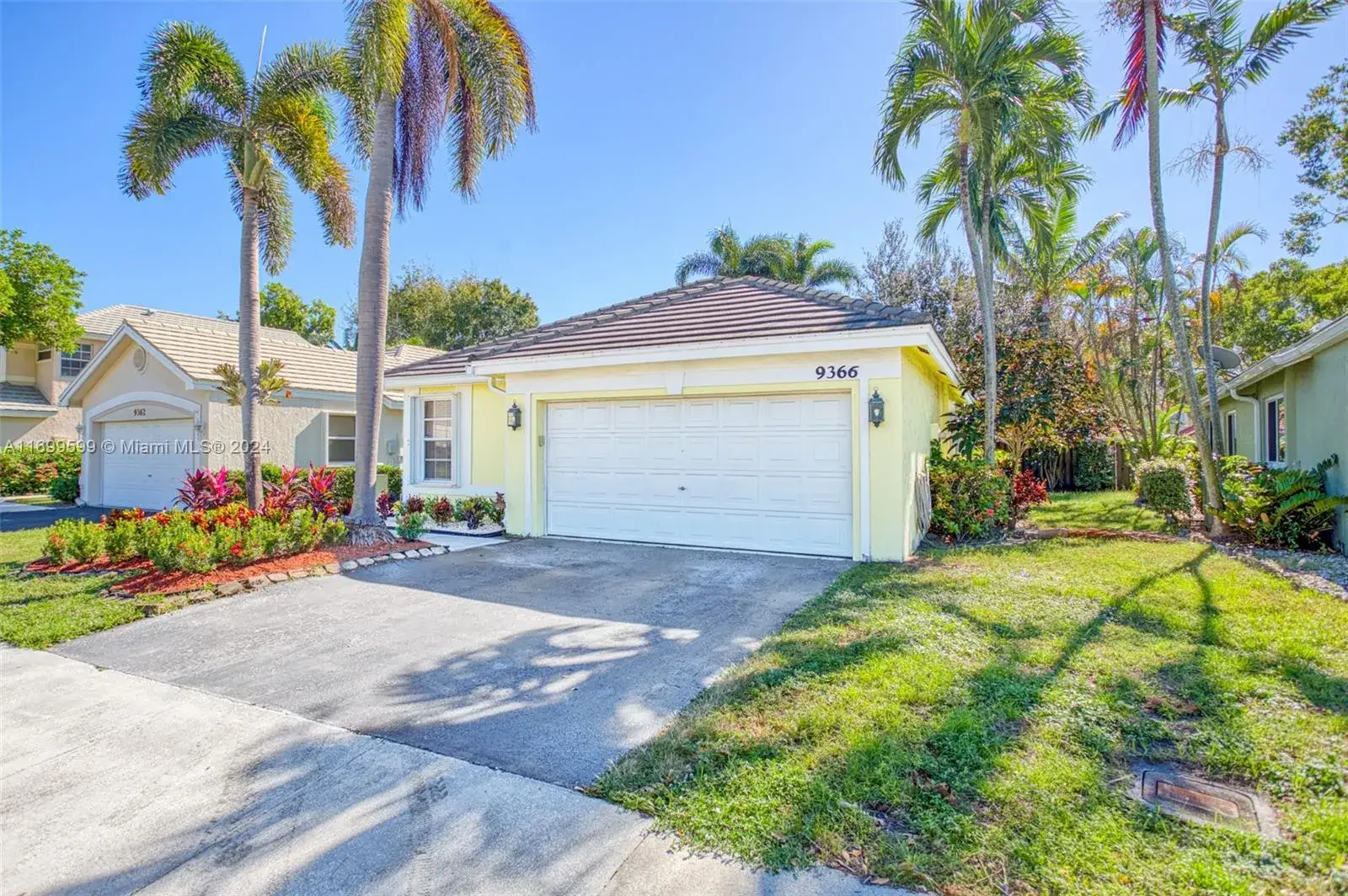 3 bedroom 2 bath Residential Lease for rent at 9366 Arborwood Cir, Davie FL 33328