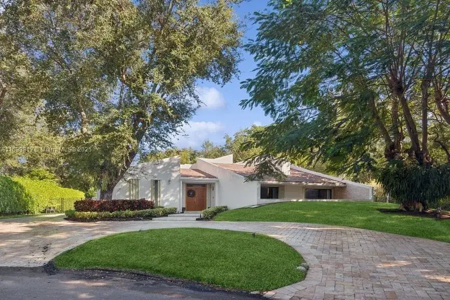 6 bedroom 7 bath Residential for sale at 7001 Robles St, Coral Gables FL 33143