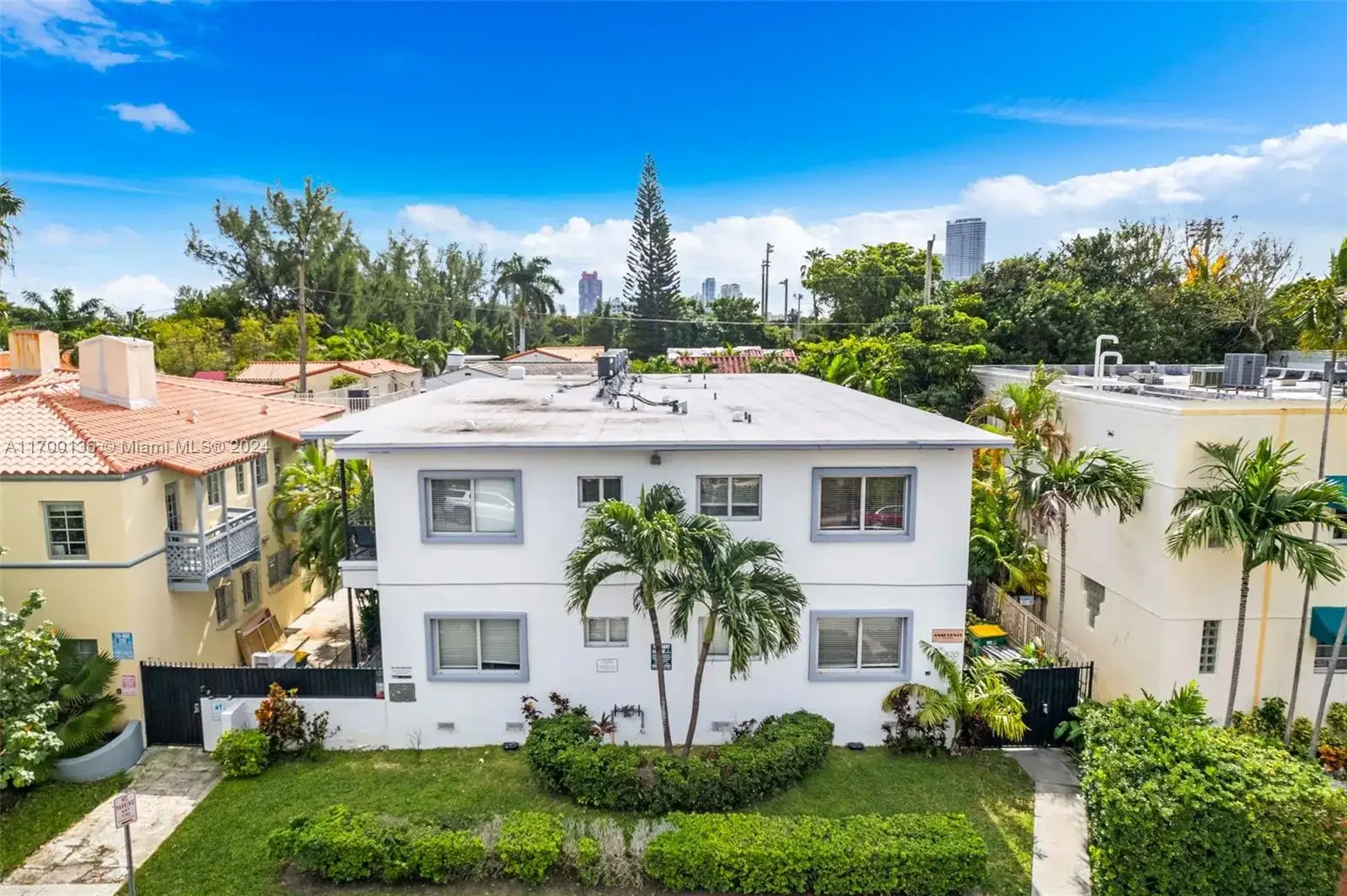 2 bedroom 2 bath Residential for sale at 820 15th St, Miami Beach FL 33139