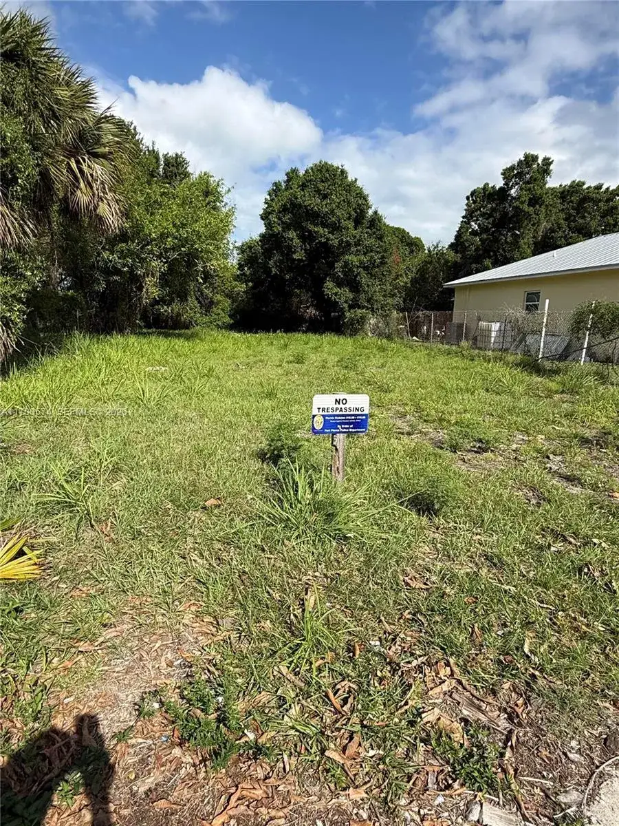712 N 22nd St, Fort Pierce FL 34950