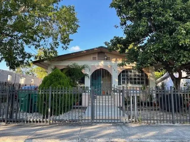 3 bedroom 4 bath Residential for sale at 161 NW 35th St, Miami FL 33127