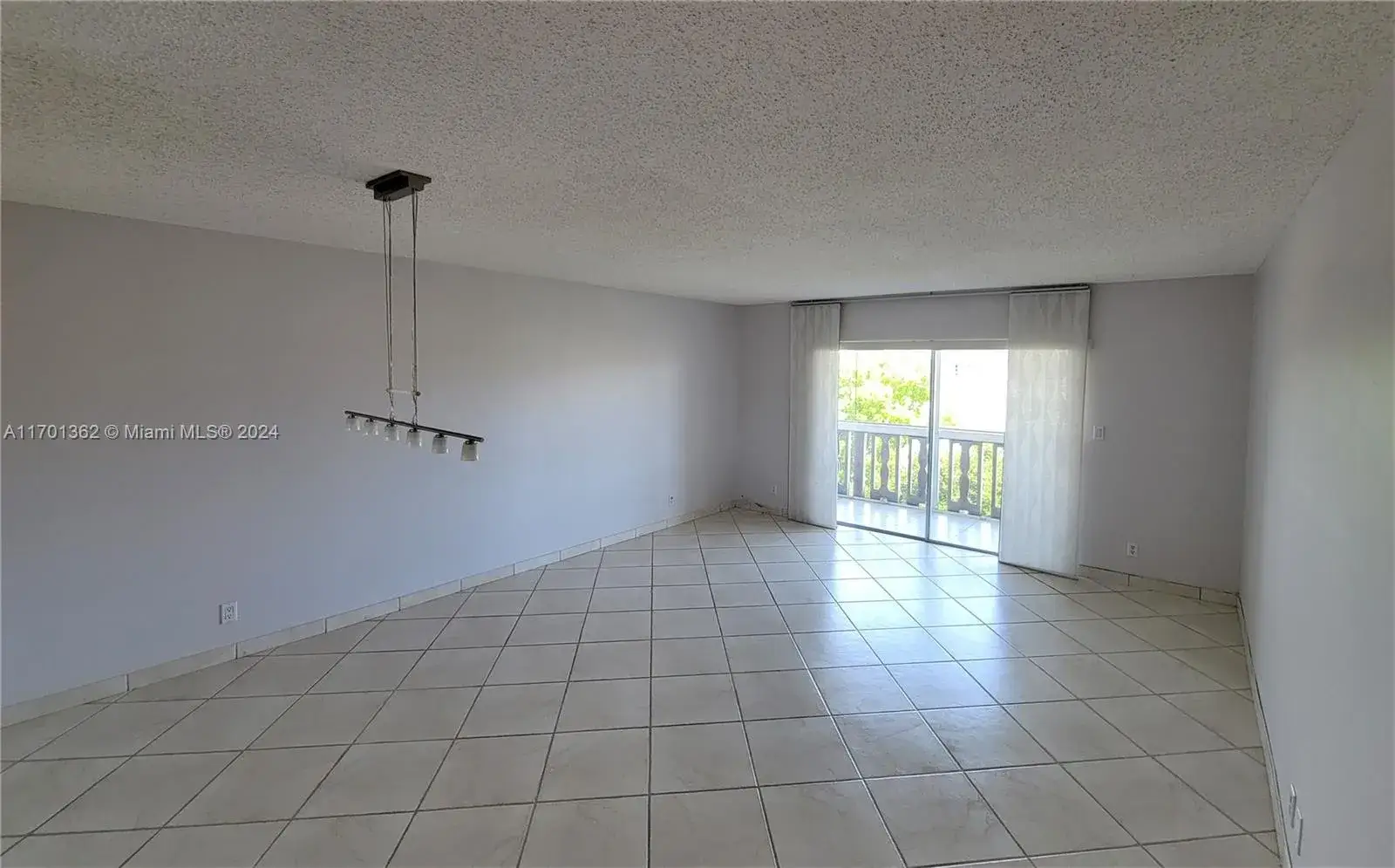 2 bedroom 2 bath Residential Lease for rent at 218 NE 12th Ave # 502, Hallandale Beach FL 33009