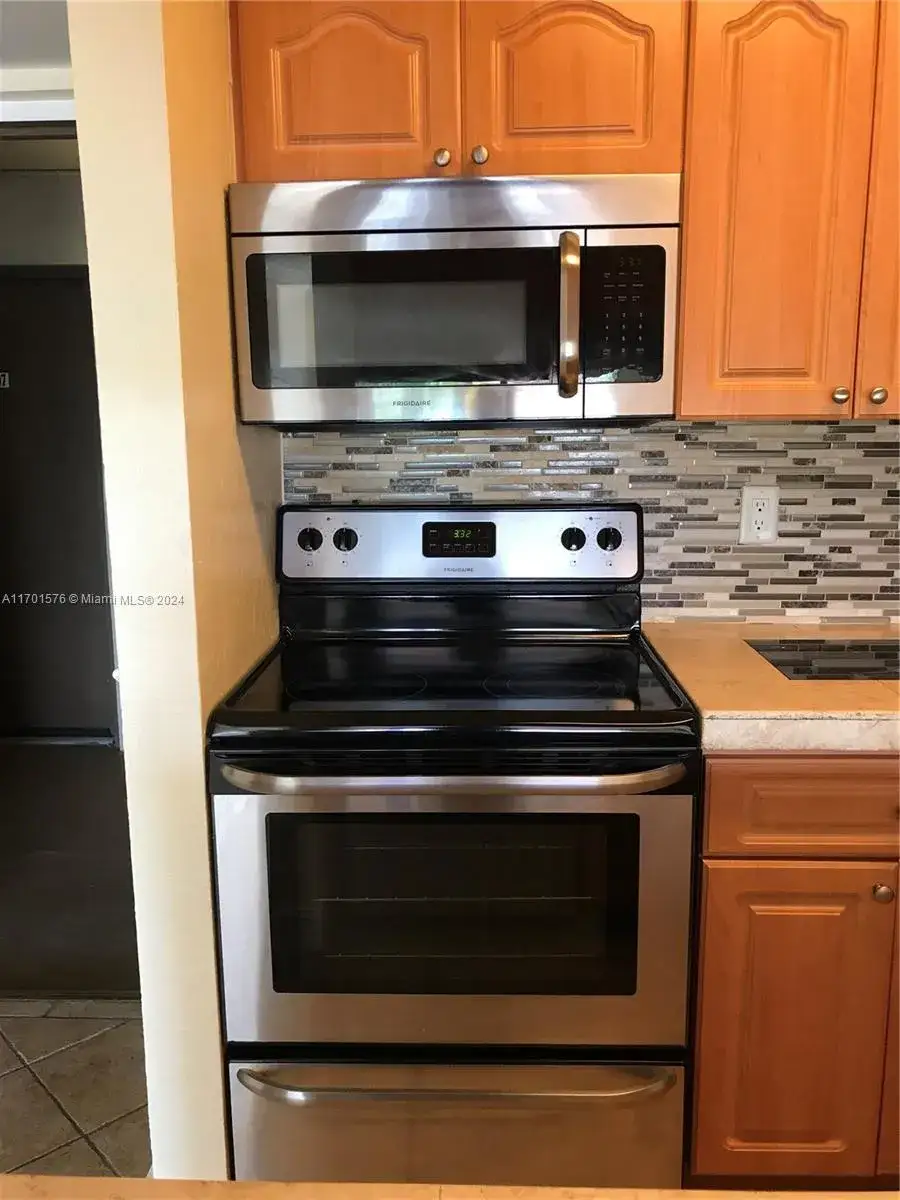 2 bedroom 2 bath Residential Lease for rent at 8002 SW 149th Ave # B414, Miami FL 33193