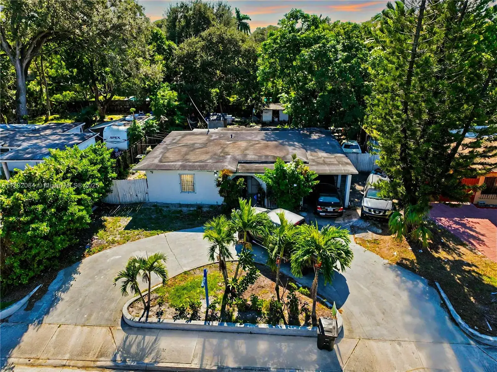 2 bedroom 1 bath Residential for sale at 440 NE 135th St, North Miami FL 33161