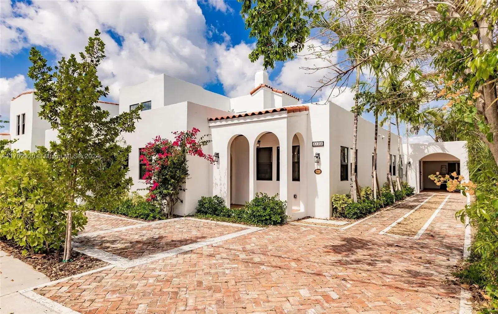 5 bedroom 4 bath Residential for sale at 5105 S Olive Ave, West Palm Beach FL 33405