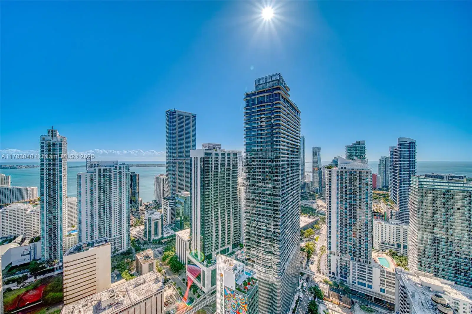 3 bedroom 4 bath Residential Lease for rent at 45 SW 9th St # 4504, Miami FL 33130