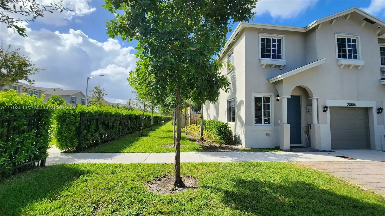 4 bedroom 2 bath Residential Lease for rent at 20816 NW 13th Ct, Miami Gardens FL 33169