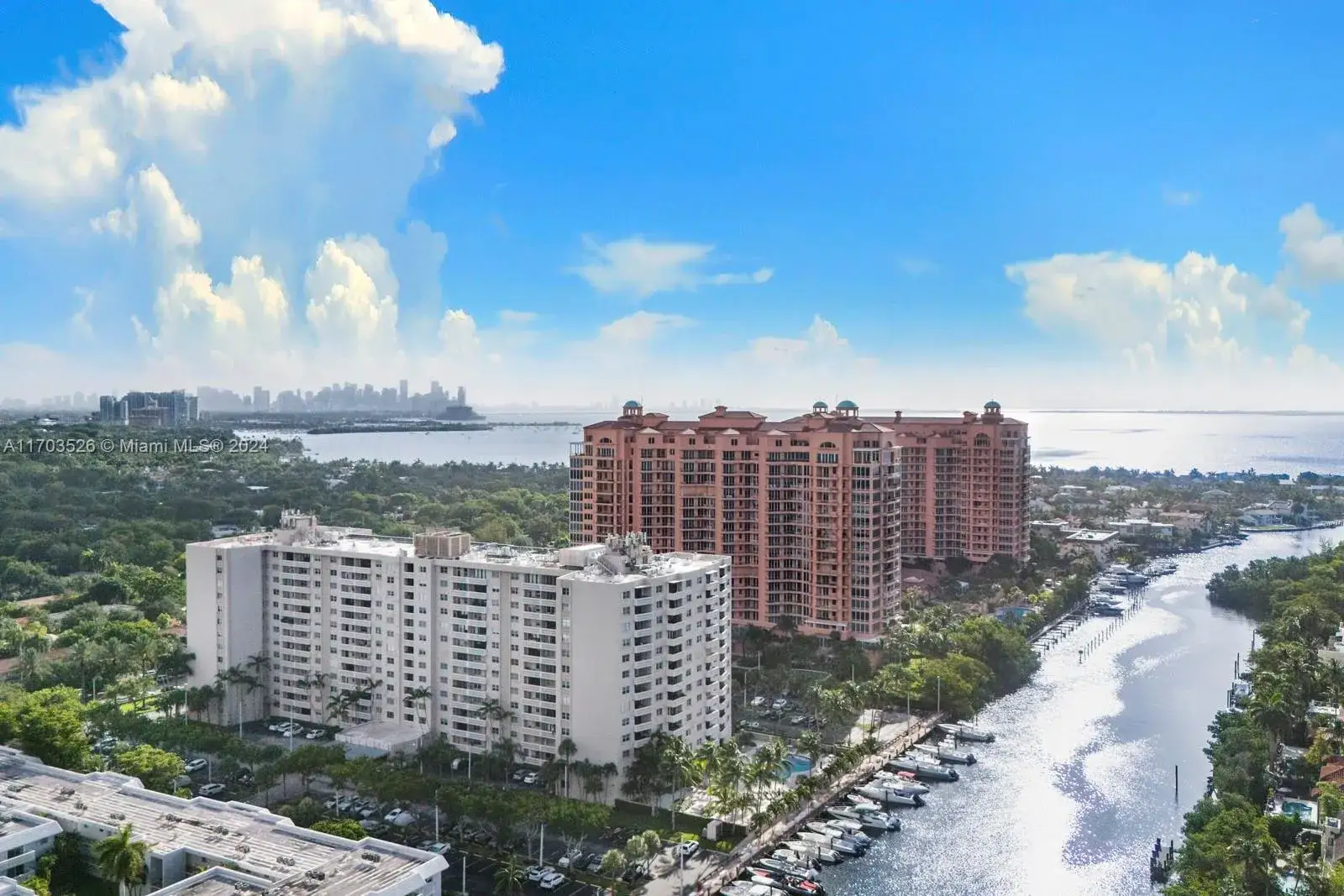 1 bedroom 1 bath Residential for sale at 90 Edgewater Dr # 618, Coral Gables FL 33133