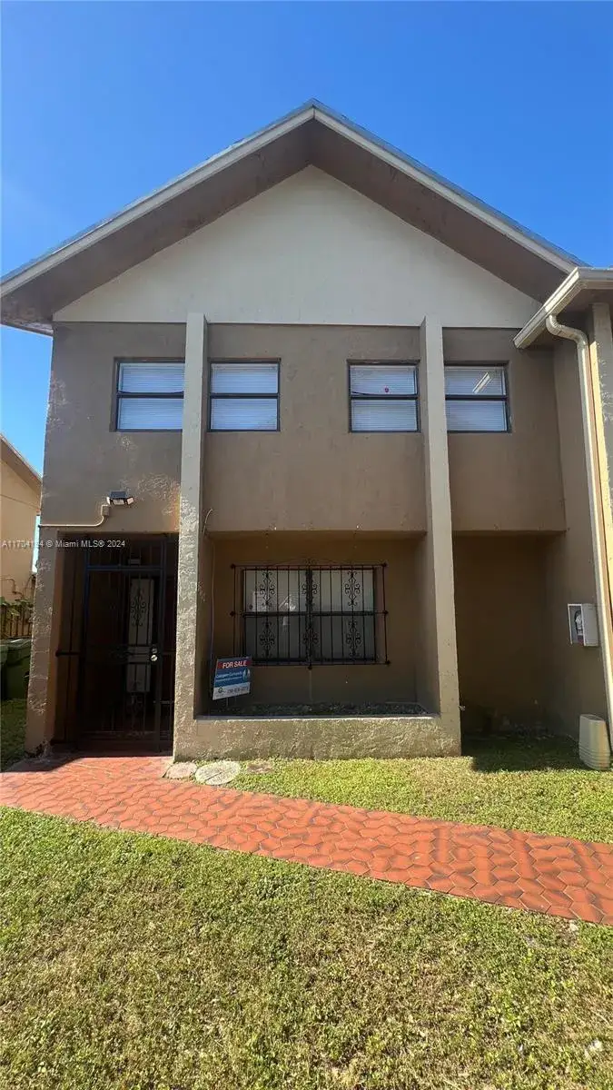 3 bedroom 2 bath Residential for sale at 5312 W 26th Ave # 104, Hialeah FL 33016