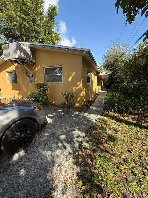3 bedroom 2 bath Residential Lease for rent at 5240 SW 40th Ter # 2, Dania Beach FL 33314