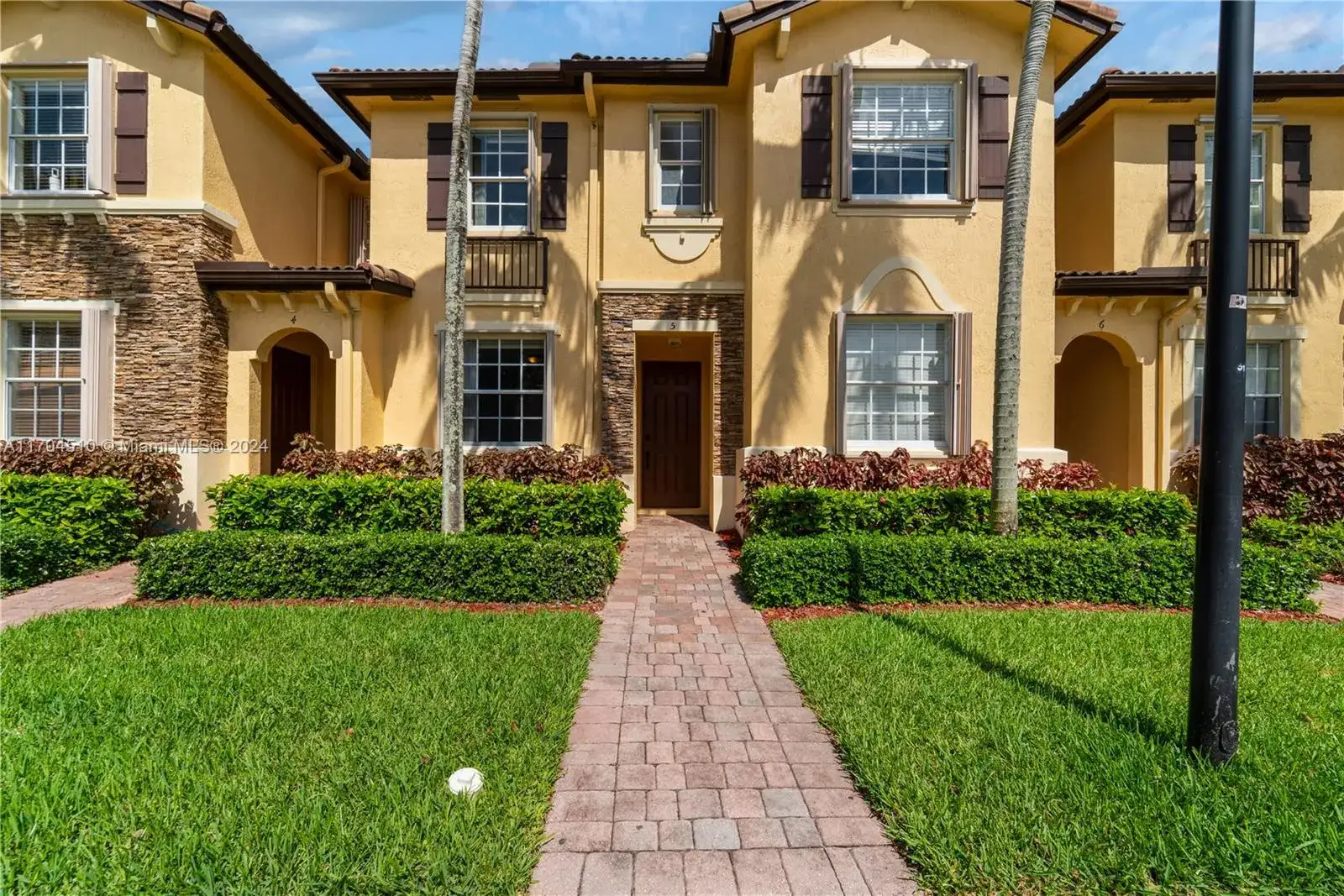 2 bedroom 2 bath Residential for sale at 9269 SW 227th St # 24, Cutler Bay FL 33190