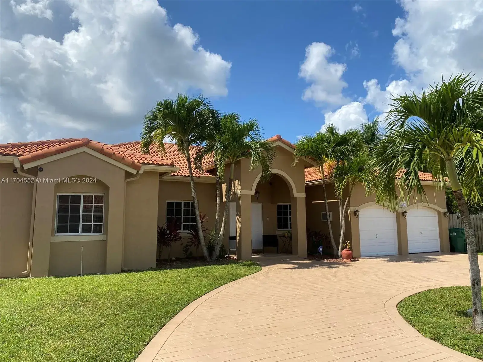4 bedroom 3 bath Residential for sale at 13282 SW 206th Ter, Miami FL 33177